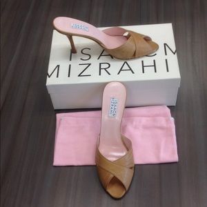 NIB! ISAAC MIZRAHI Brandy Slides, Tan, Size 8M